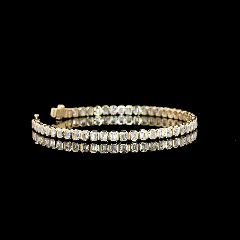 Bracelets For Fashionistas-14K Yellow Gold Lab Grown Emerald Diamond Tennis Bracelet BC940