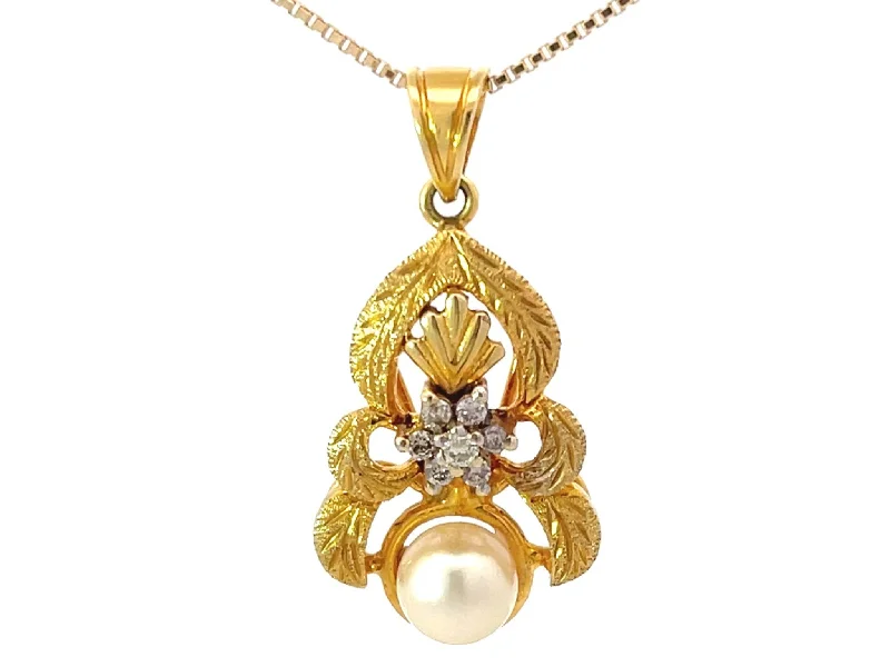 Vintage Inspired Necklaces For Retro Glam-Solid Gold Diamond Pearl Pendant Necklace