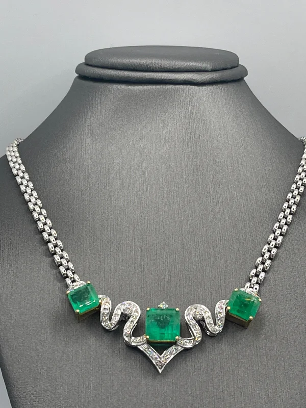 Trendy Bead Chain Necklaces For Fashionistas-Ladies 18 Karat White Gold, Emerald & Diamond Necklace Amazing 8 Carat