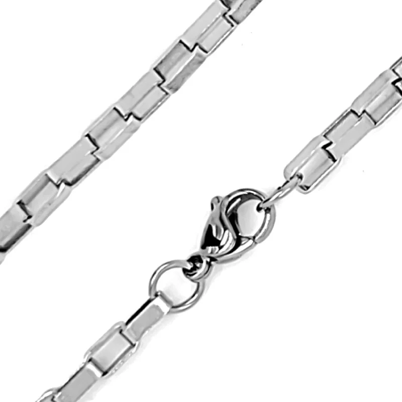 Trendy Multi-Color Necklaces For Fashion Enthusiasts-Stainless Steel Marine Chain Necklace / NKJ2516